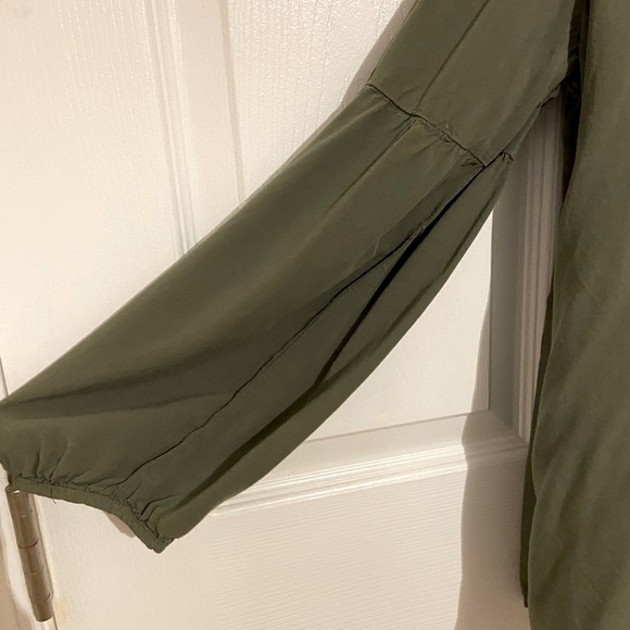 Long sleeve Olive green Old Navy shirt/blouse - Picture 2 of 3